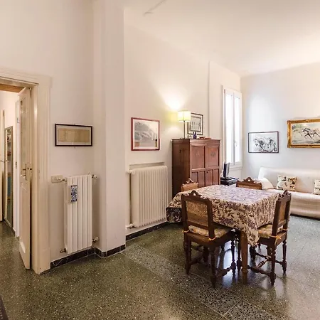 Horses House Bologna, Comodo A Universita